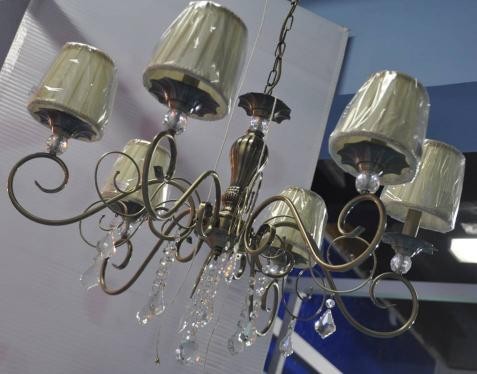 Candelabro Decorativo de Metal y Tela – 6 Luces